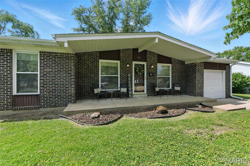 Property Photo: 542 White Birch Way MO 63042