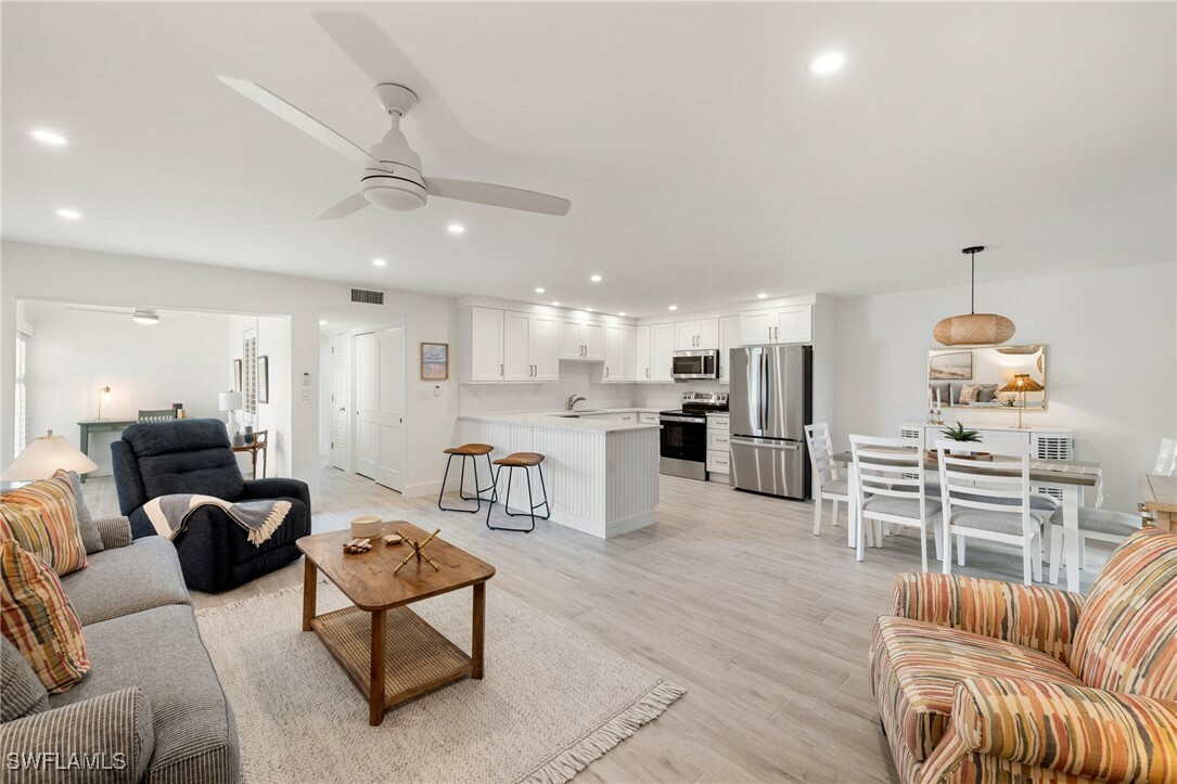 Property Photo:  1950 Gulf Shore Boulevard N 114  FL 34102 