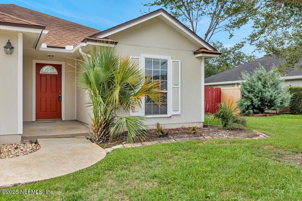 Property Photo: 12895 Bentwater Drive FL 32246