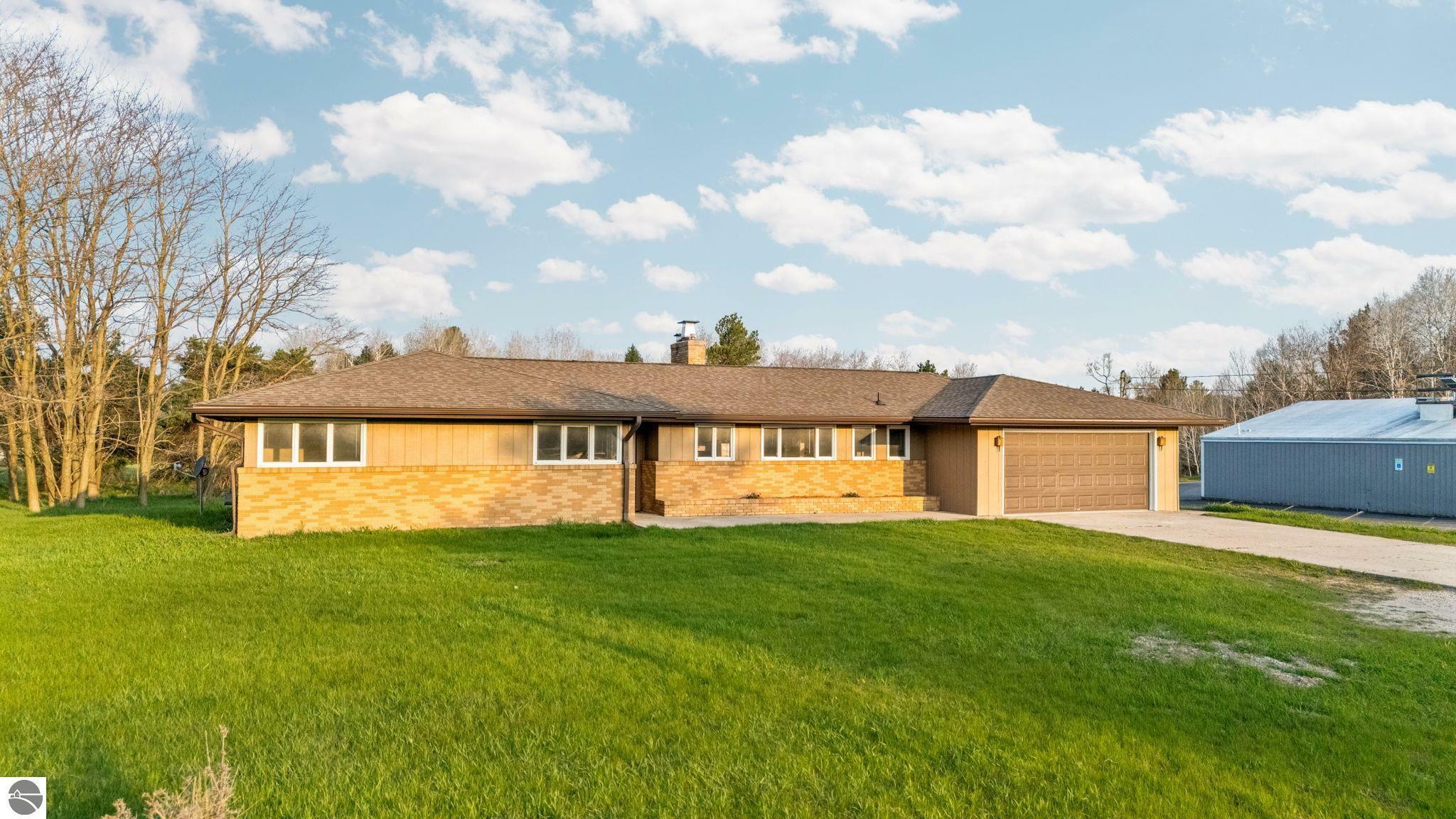Property Photo: 402 S Division MI 49615