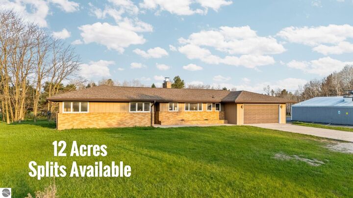 402 S Division  Bellaire MI 49615 photo