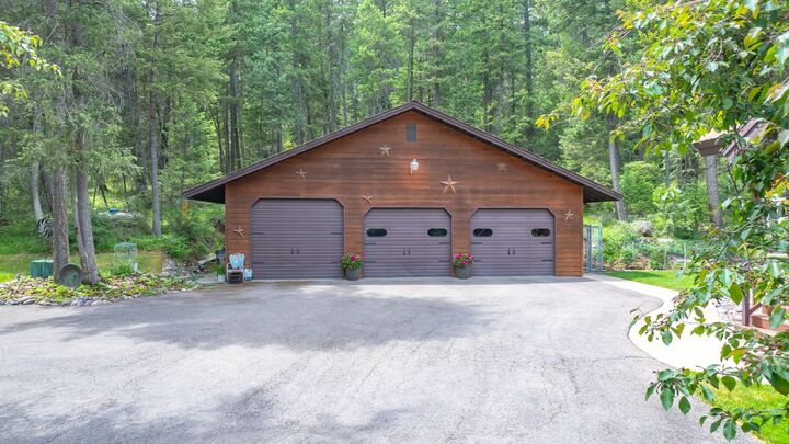 Property Photo:  125 Wagon Wheel Road  MT 59937 