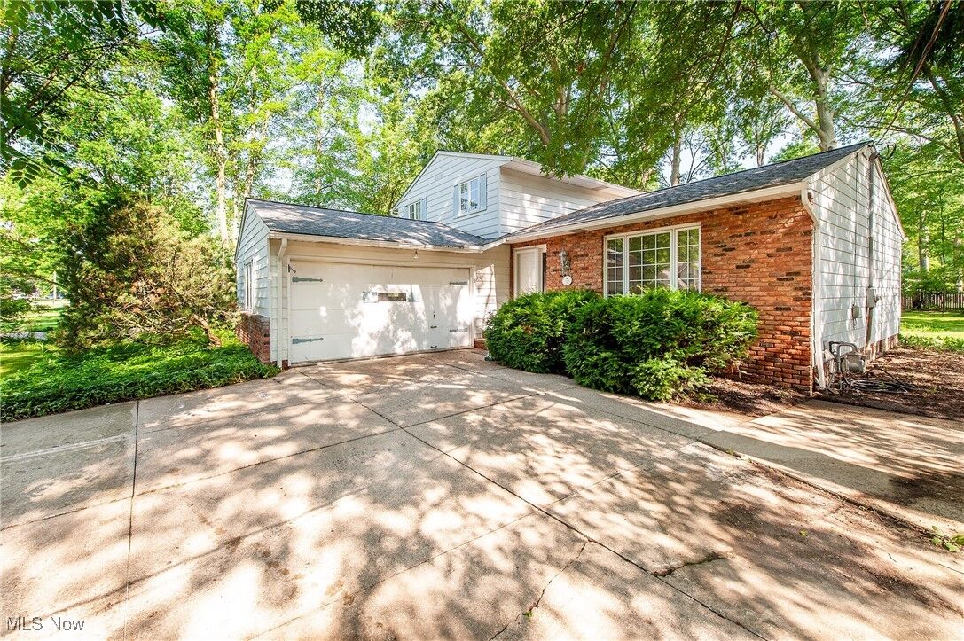Property Photo: 27680 Dunford Road OH 44145