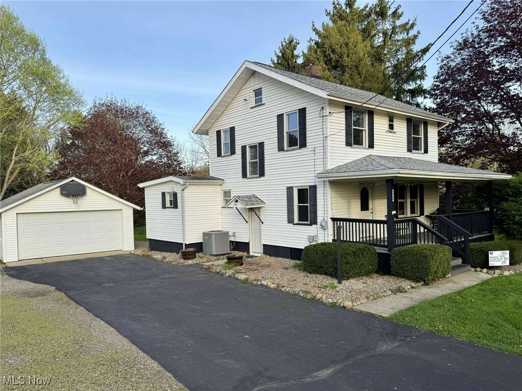 Property Photo: 5840 Grenshaw Avenue OH 44641