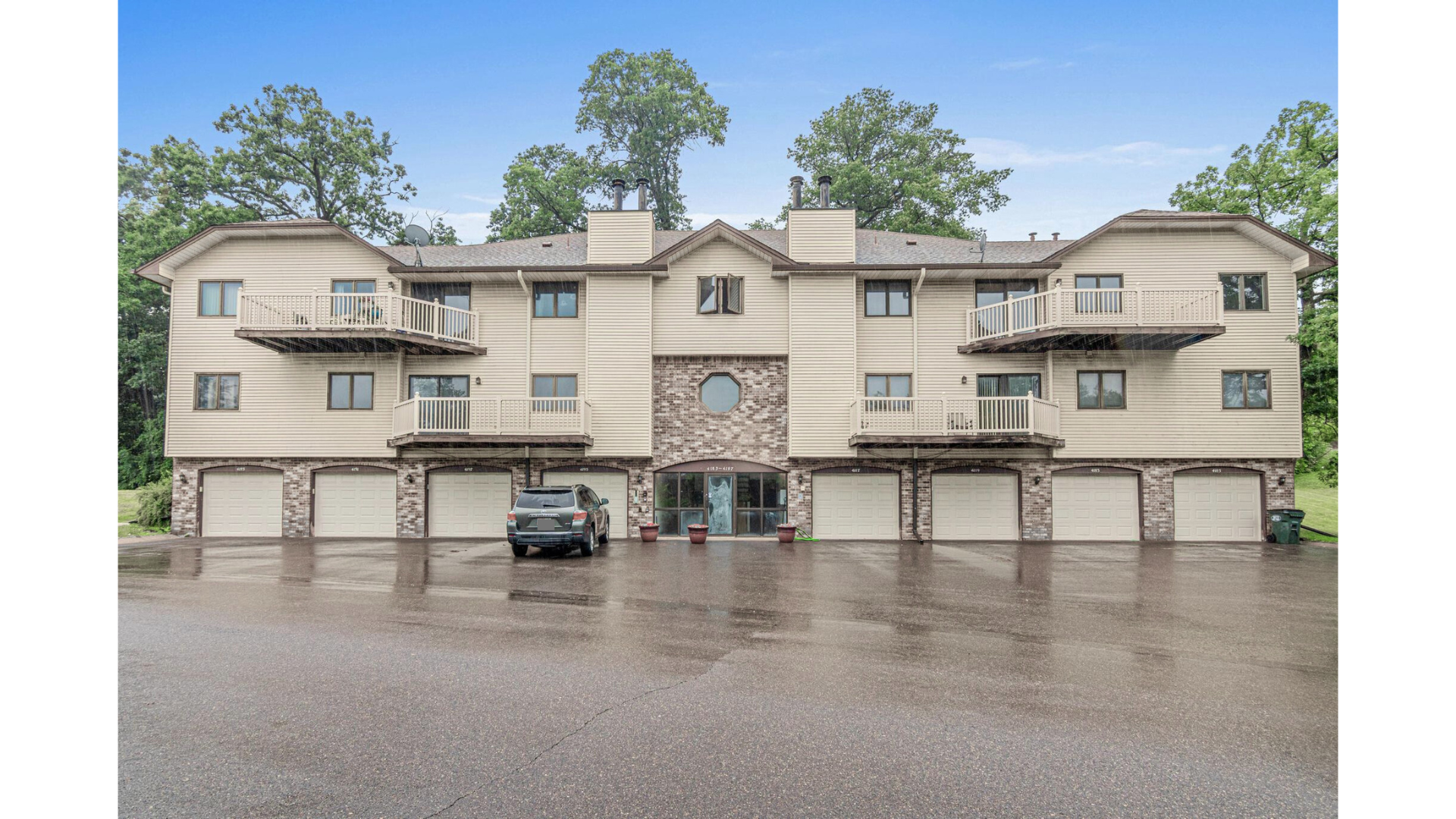 Property Photo: 4187 Hilltop Point 4187 MN 55123