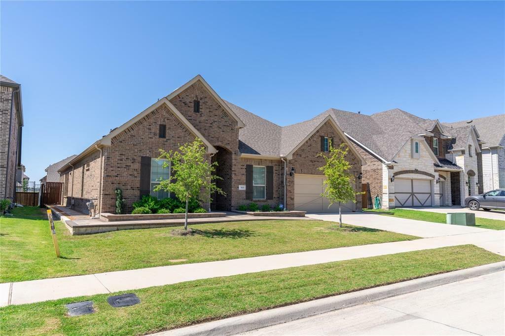 Property Photo:  513 Long Meadow Drive  TX 76052 