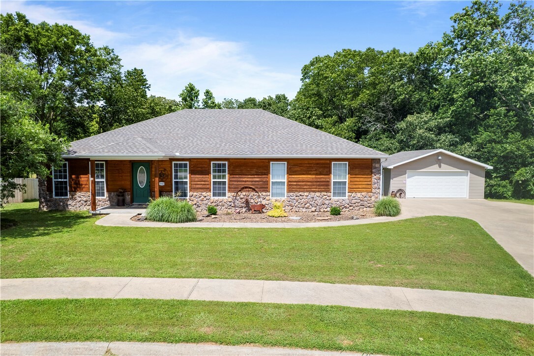 Property Photo:  950 Nemett Circle  AR 72751 