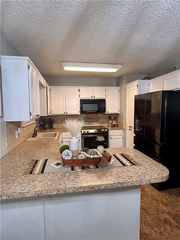Property Photo:  604 W Carver Street  AR 72949 