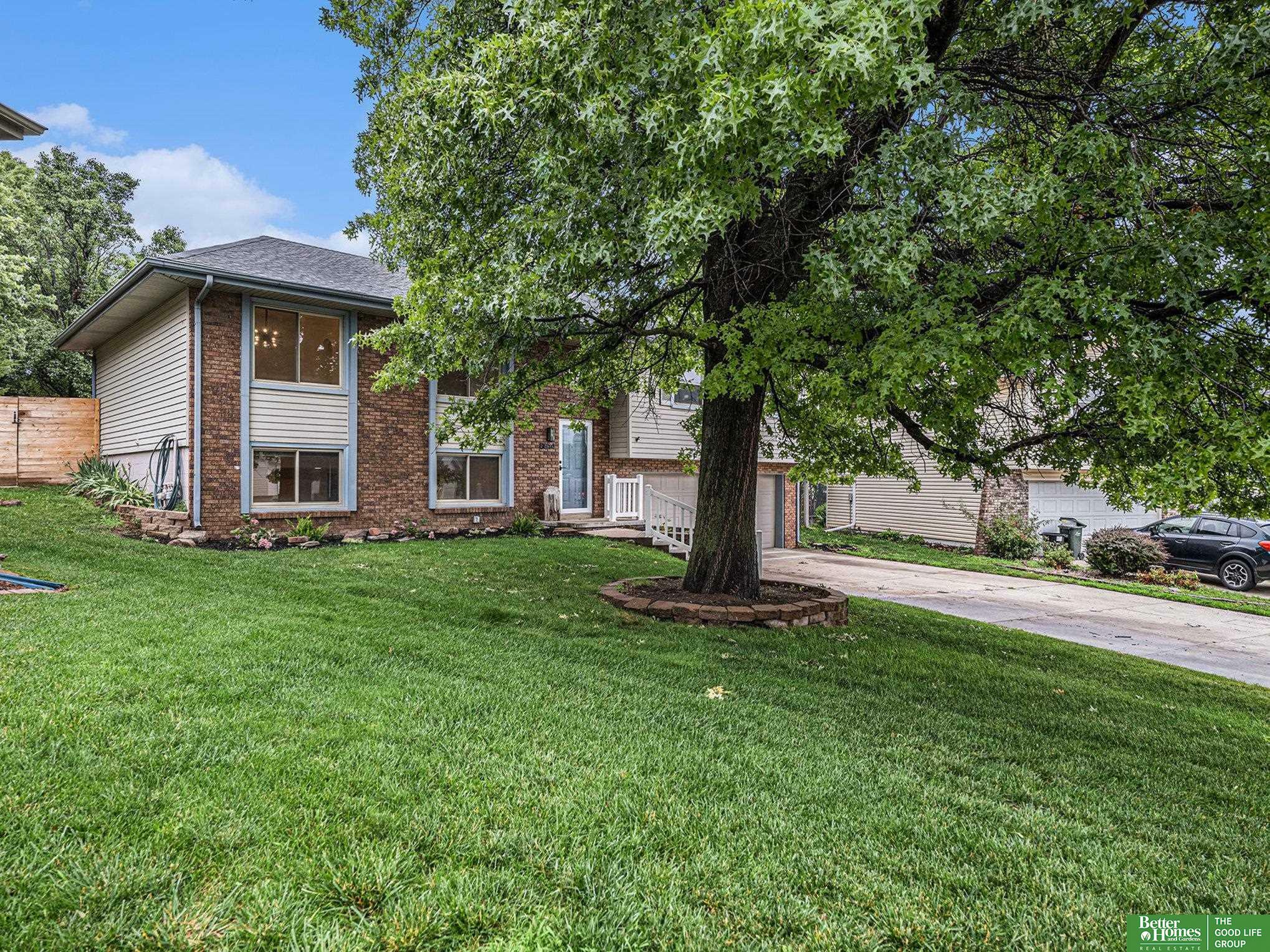 Property Photo: 8814 Drexel Circle NE 68127
