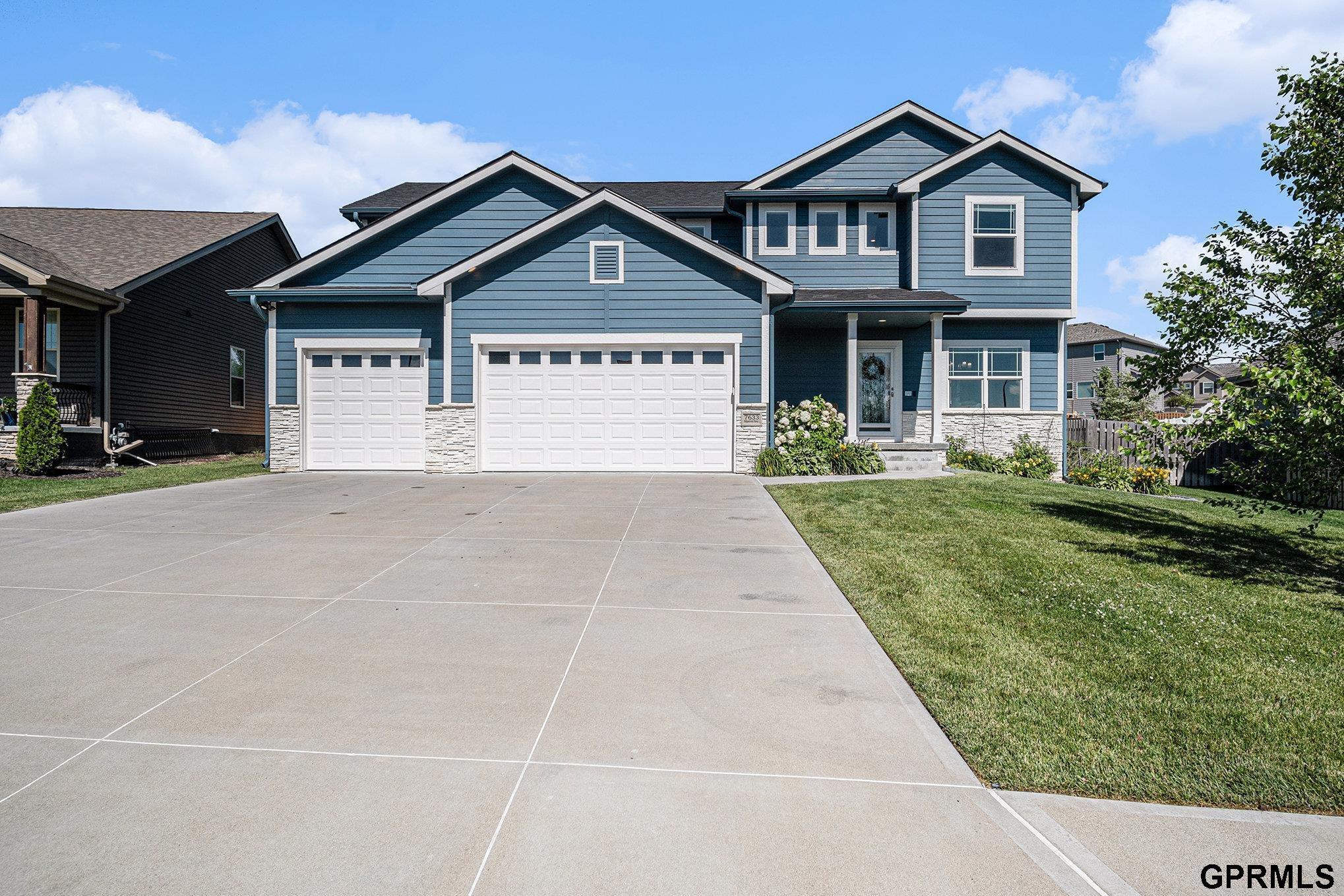 Property Photo: 7633 Kilpatrick Parkway NE 68007