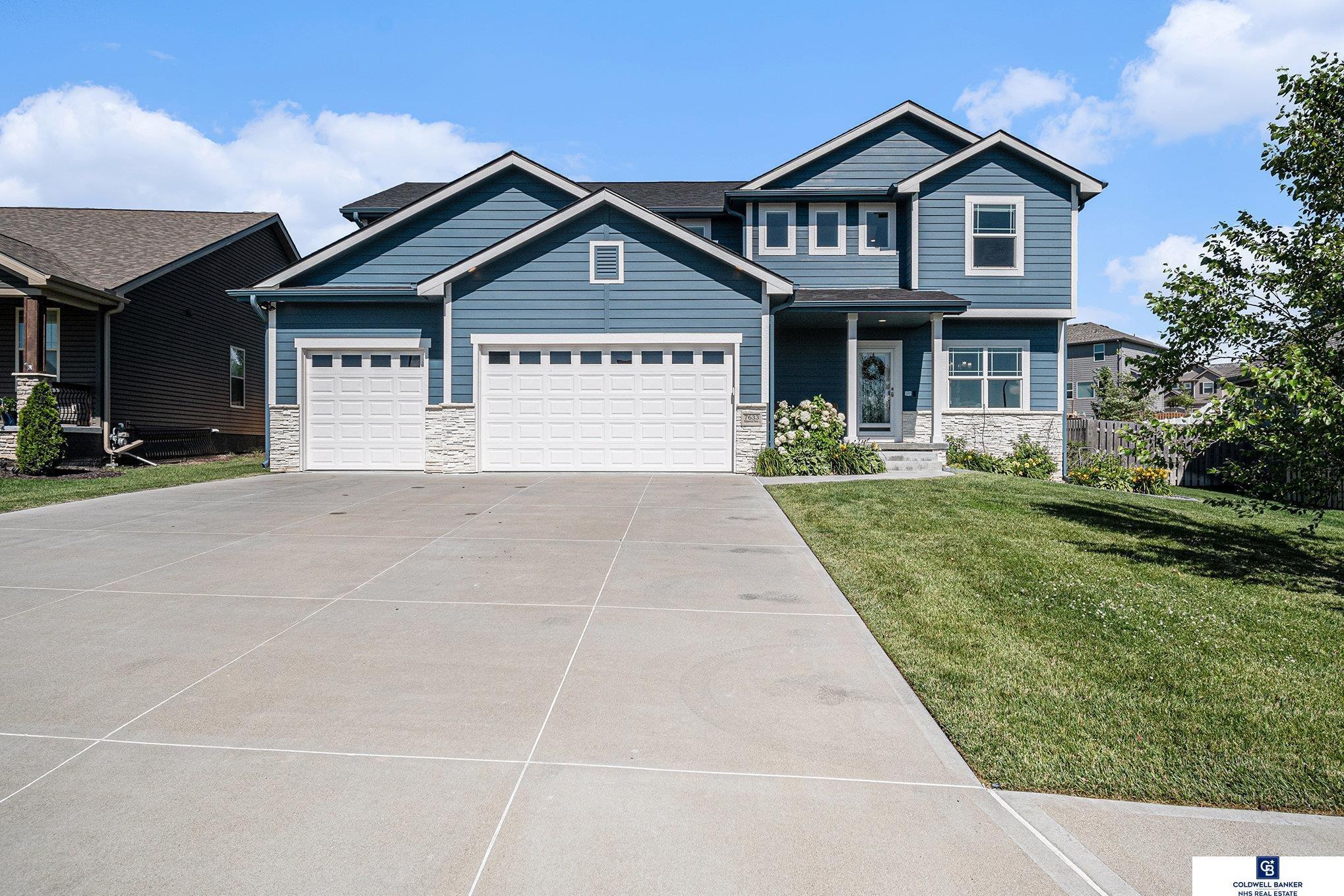 Property Photo: 7633 Kilpatrick Parkway NE 68007