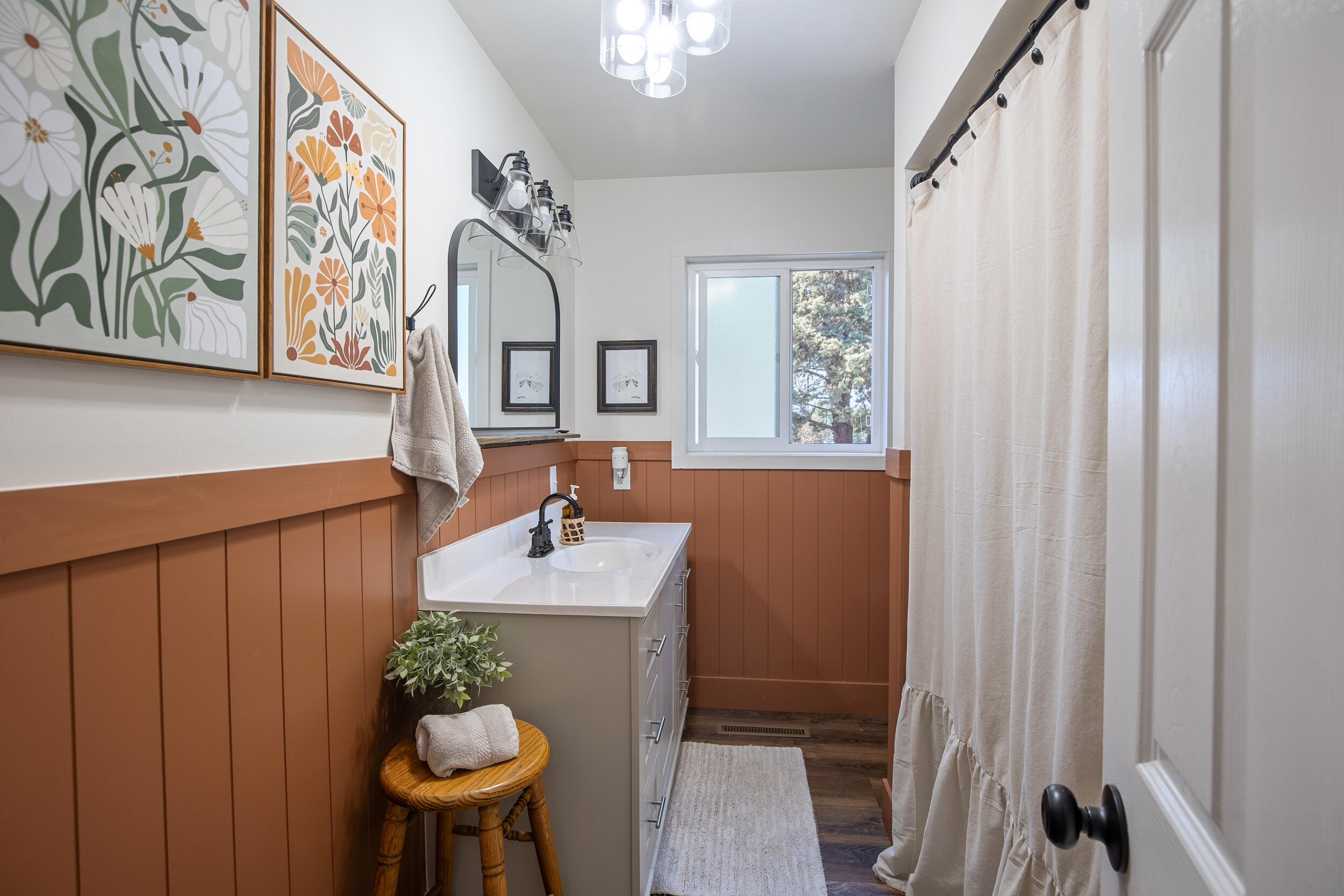 Property Photo: 705 NE Beacon Drive OR 97526