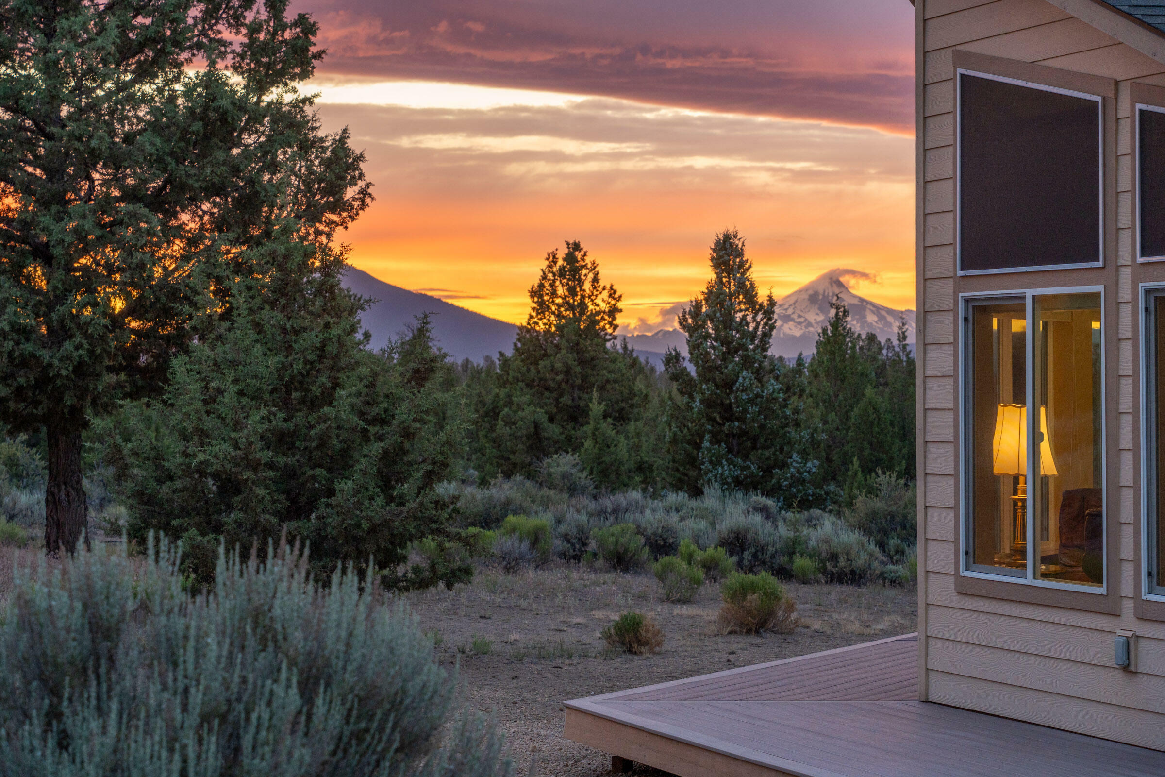 Property Photo: 17596 Cascade Estates Drive OR 97701