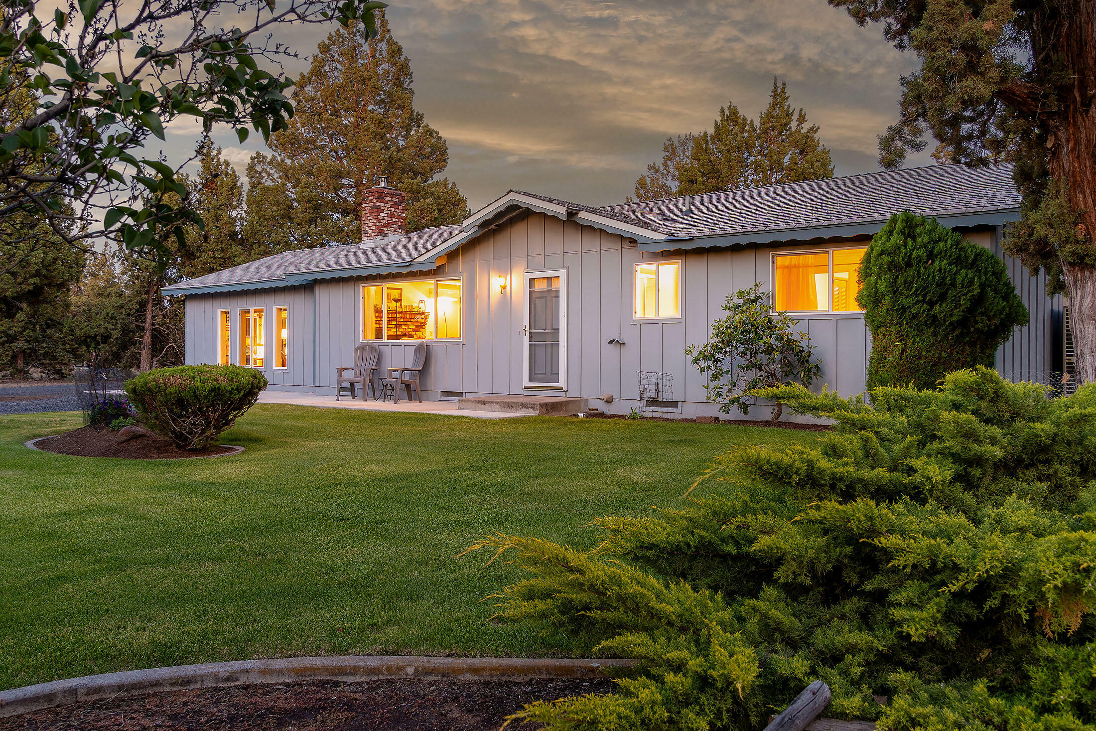 Property Photo: 22835 Latigo Court OR 97701