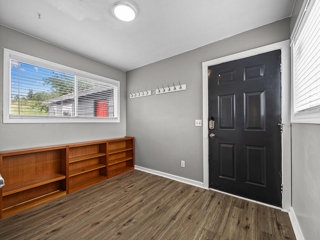 Property Photo: 341 Nosler Street OR 97601