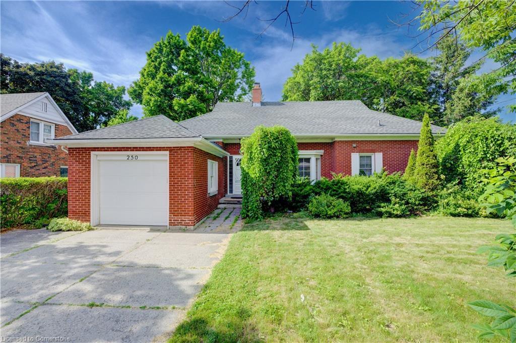 Property Photo: 250 Bridgeport Road E ON N2J 2K8