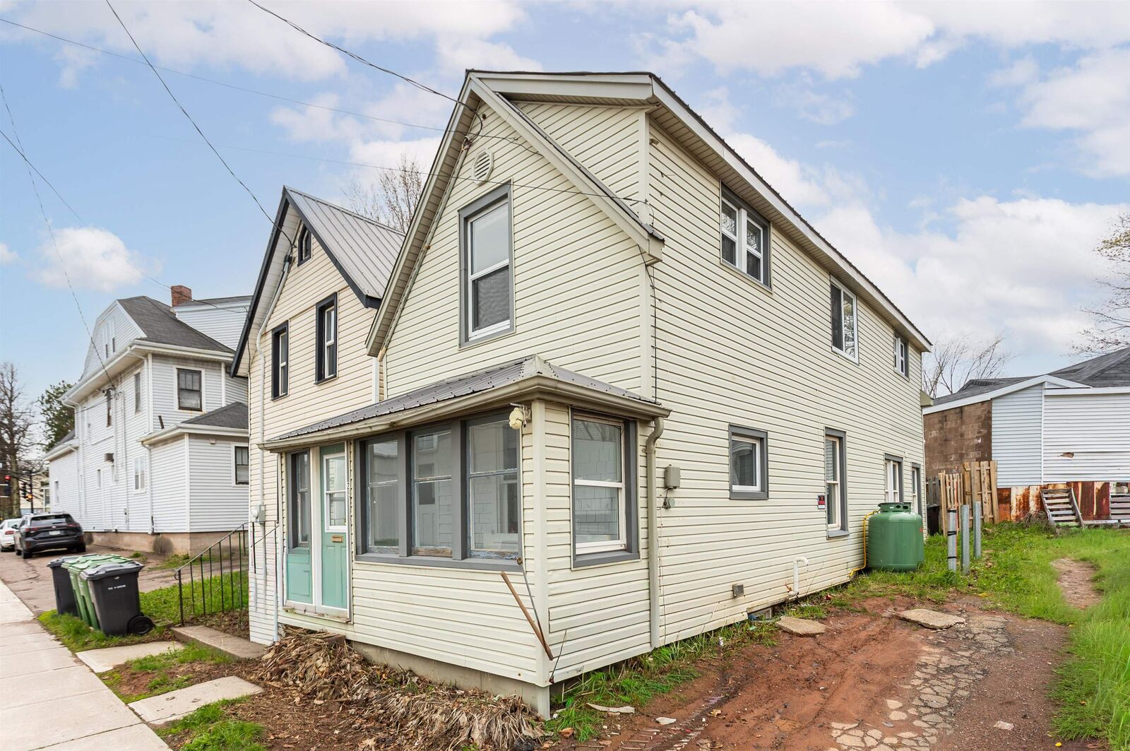 Property Photo:  259 Euston Street  PE C1B 0A9 