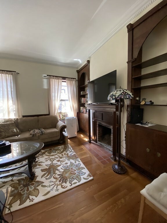 Property Photo:  315-317 Beacon 4  MA 02116 