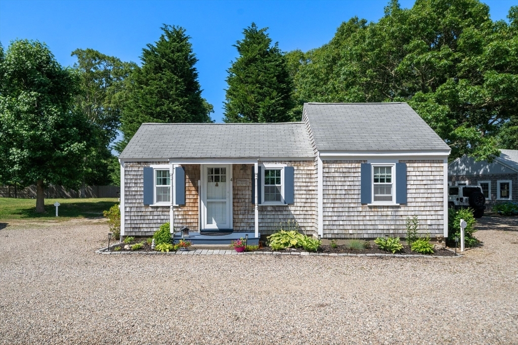 Property Photo:  90 Seaview Ave 4D  MA 02664 