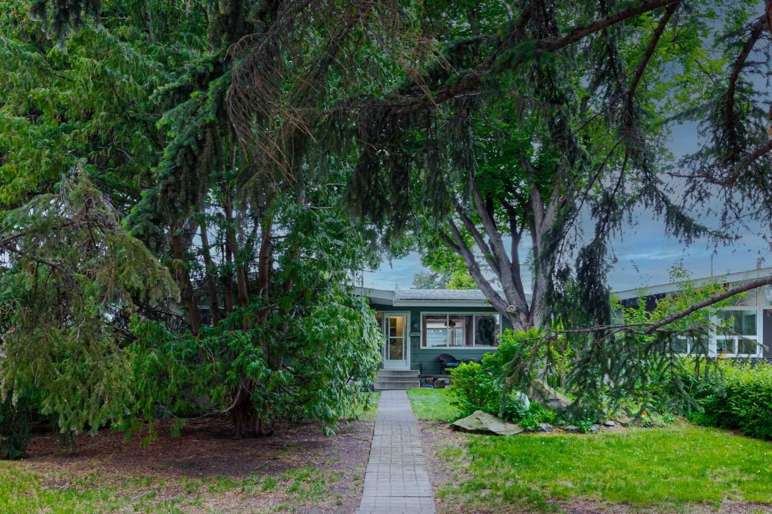 Photo de la propriété: 10004 Willowview Road SE AB T2J 1P4
