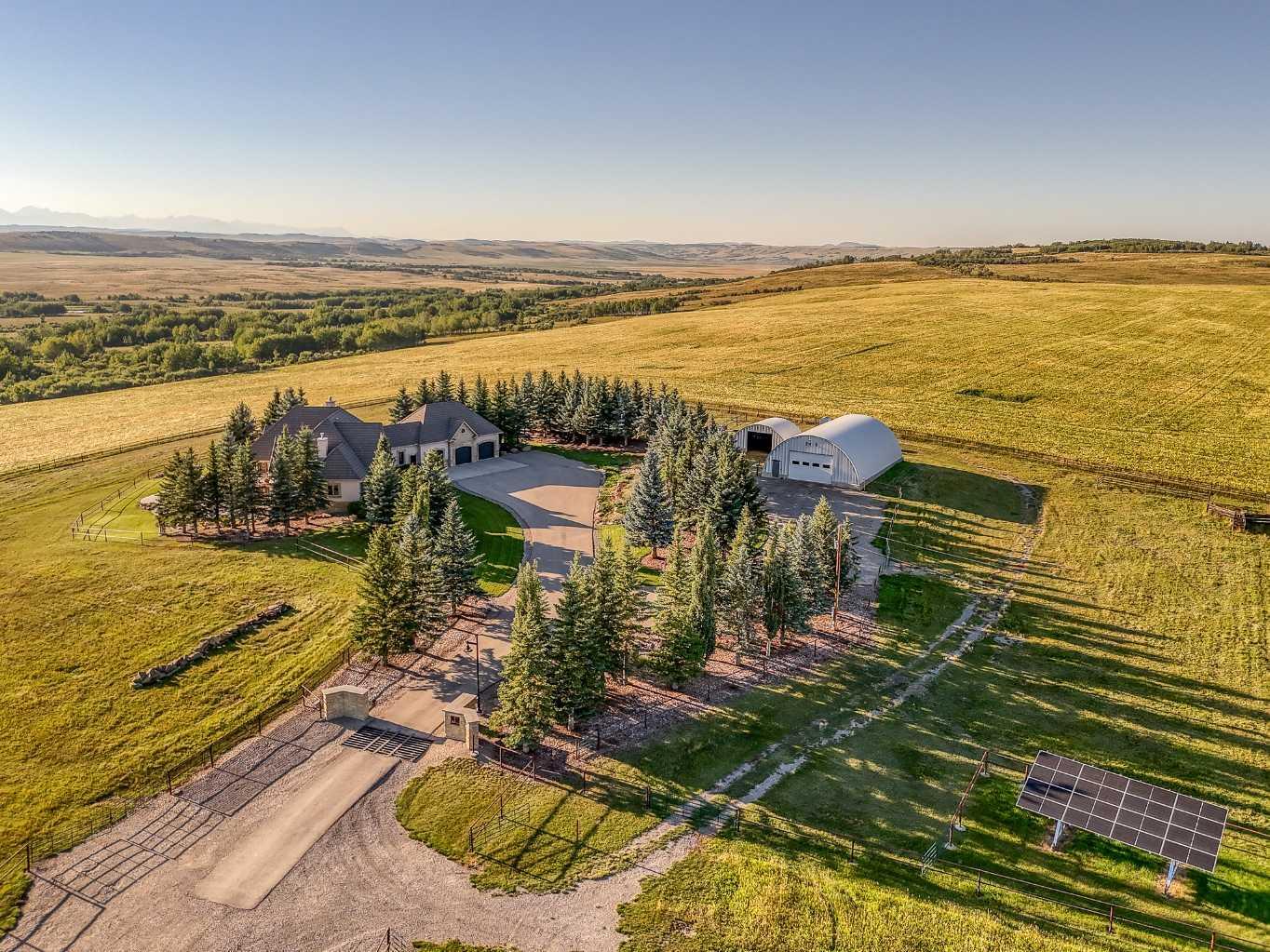 Property Photo: 43062 Township Road 250 AB T3X 3H9