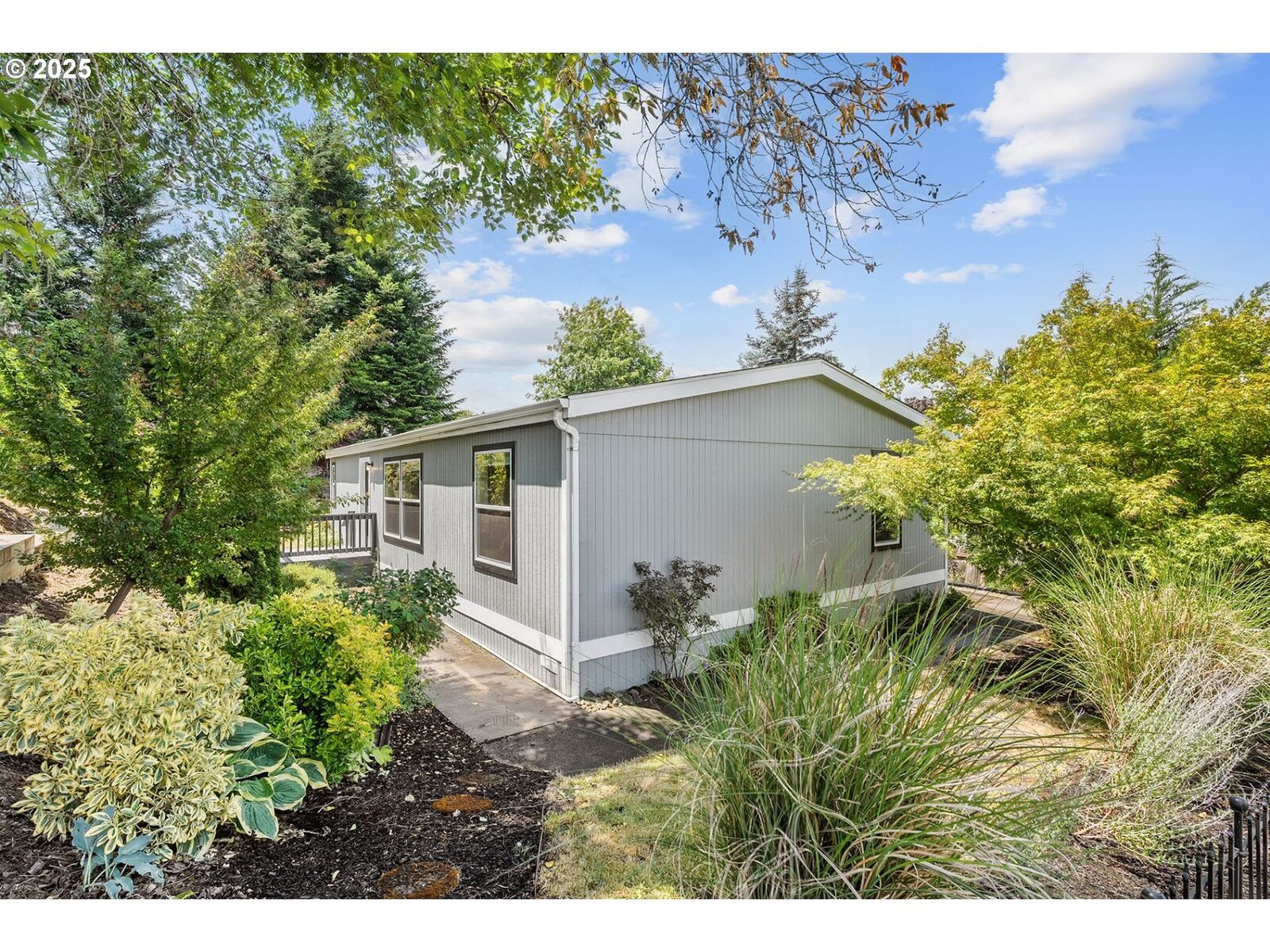 Property Photo:  