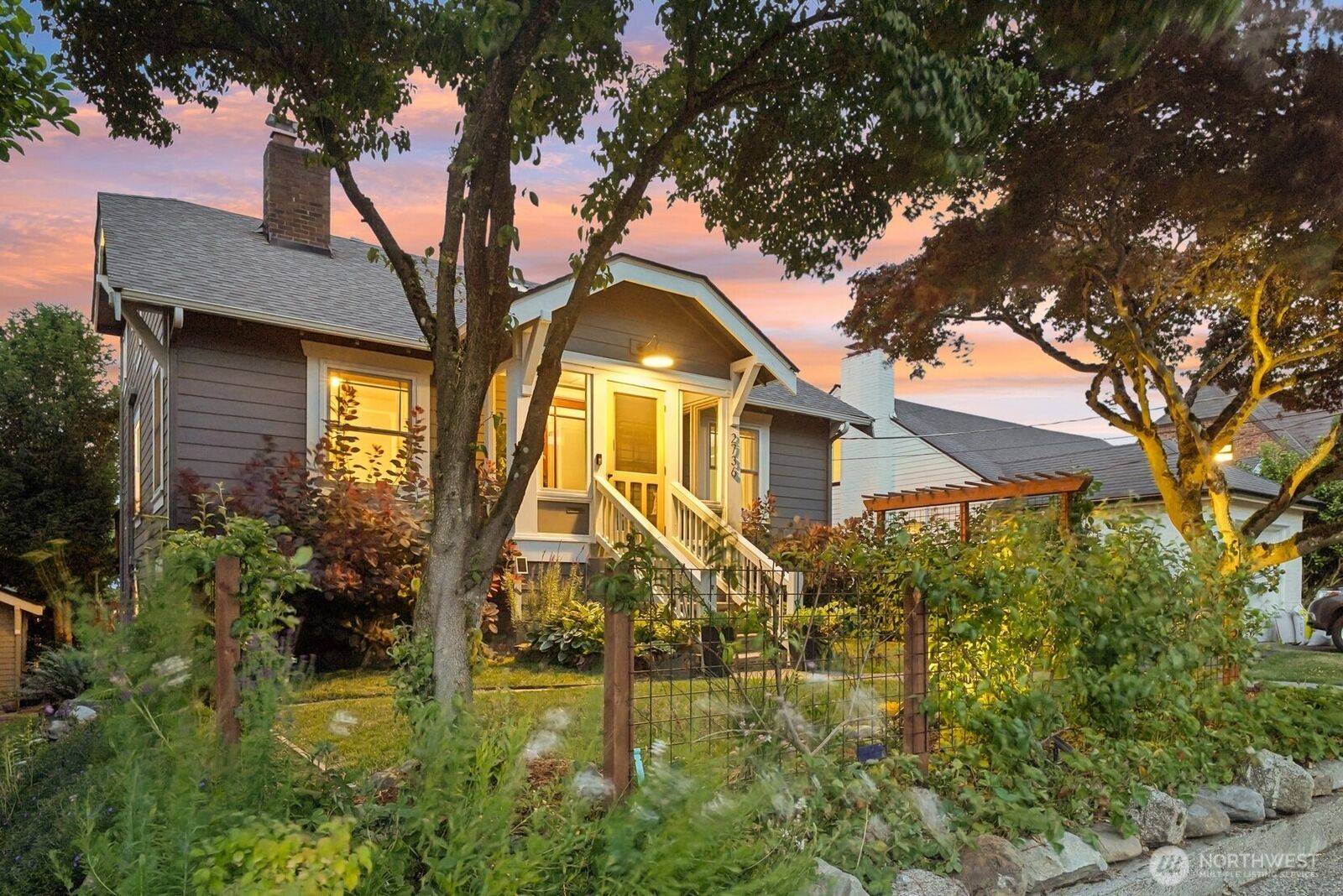 Property Photo:  2736  37th Avenue SW  WA 98126 