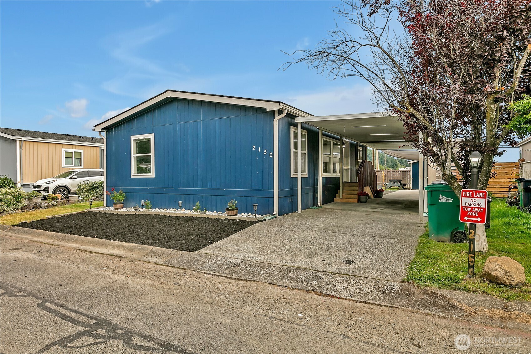 Property Photo: 2150 Oak Avenue WA 98022