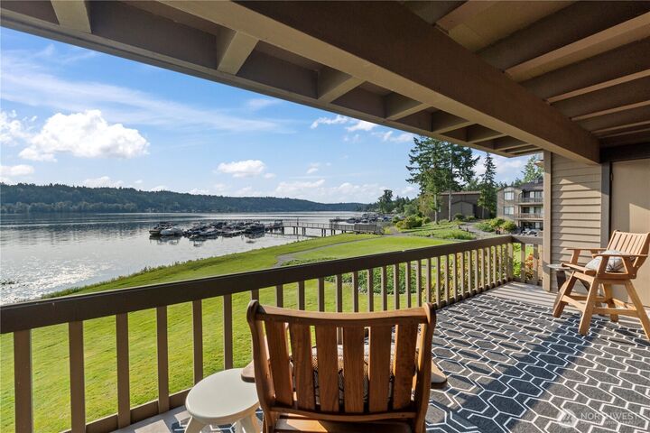 Property Photo:  17514 NE 40th Place J3  WA 98052 