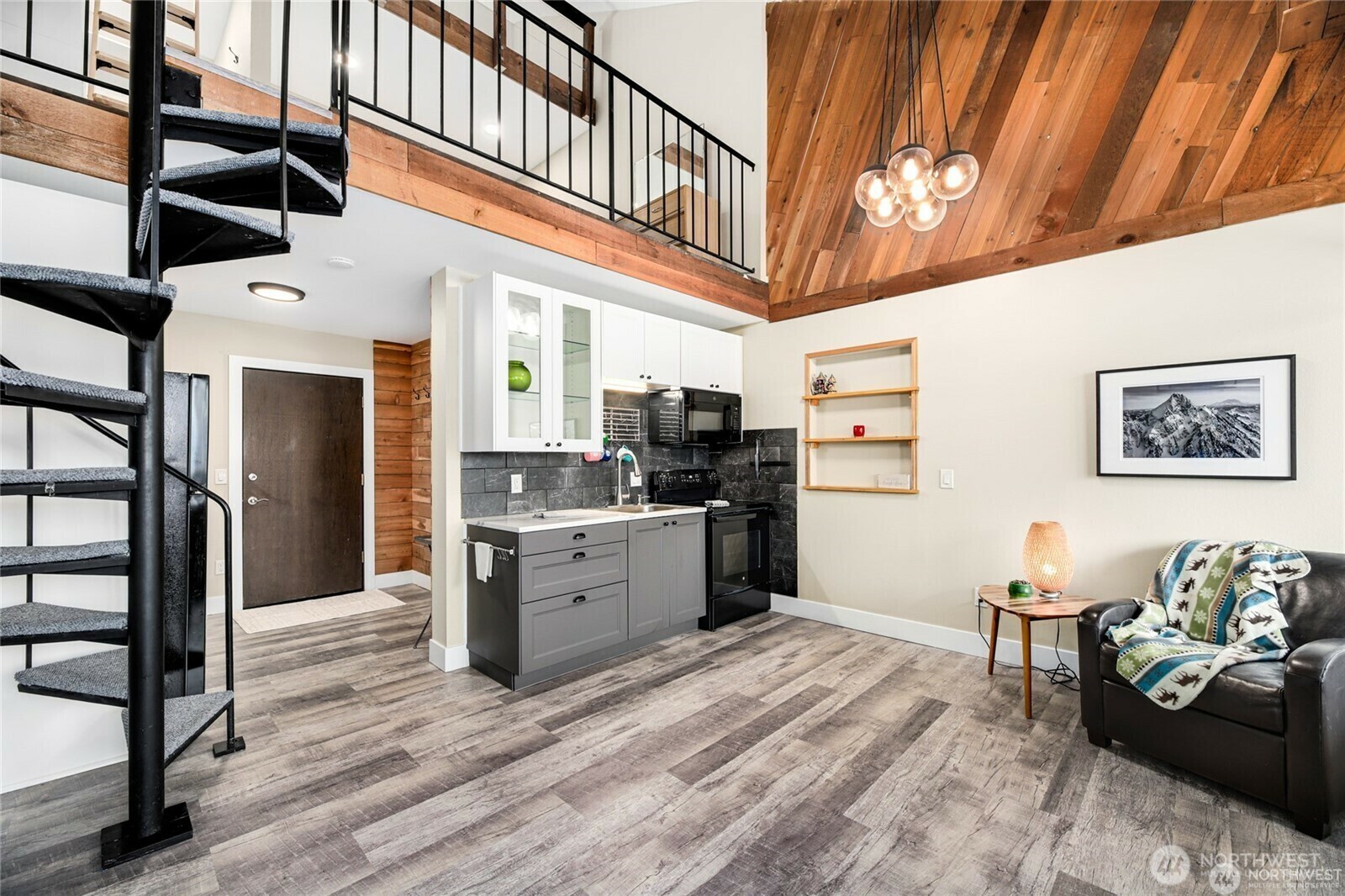 Property Photo: 223 Hyak Drive E 637 WA 98068