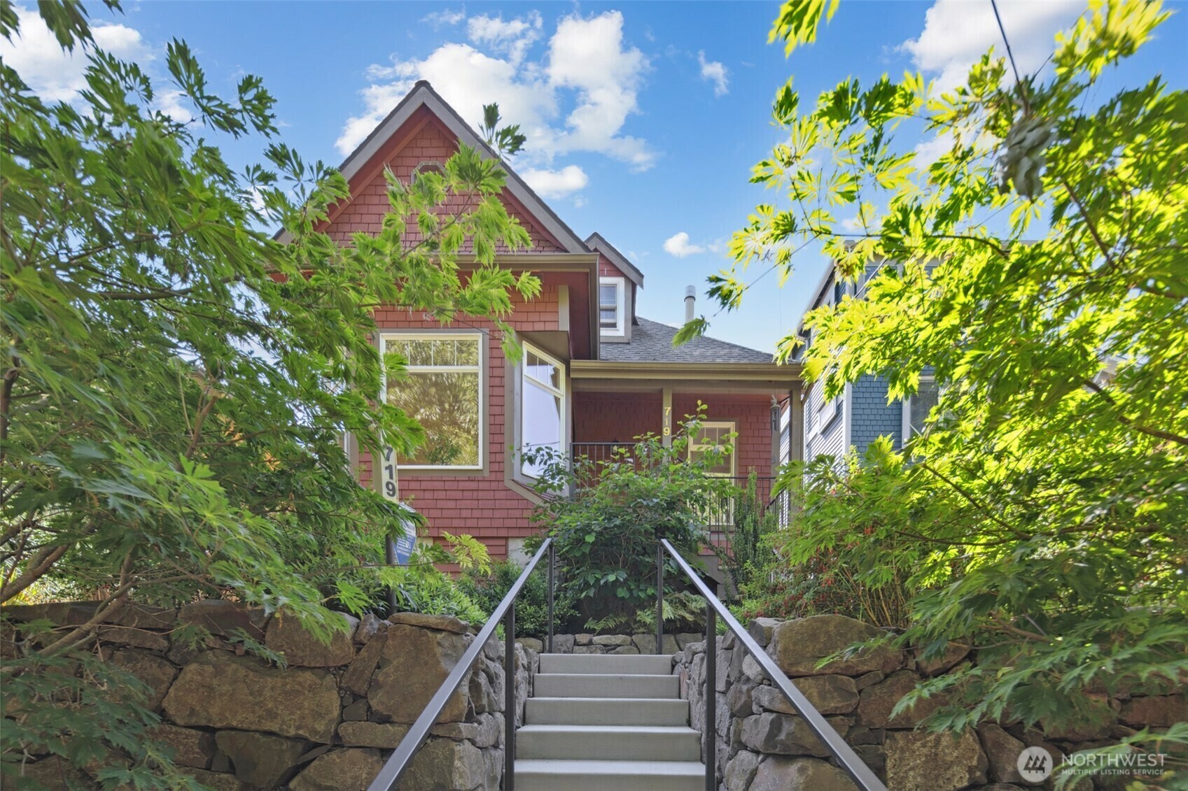 Property Photo: 719 22nd Ave WA 98122