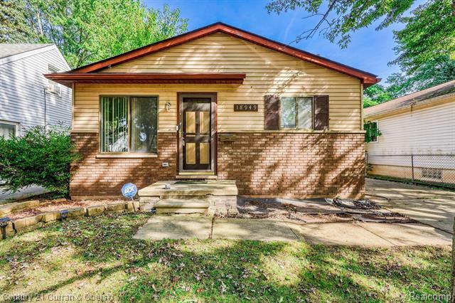 Property Photo: 18949 Kenosha Street MI 48225