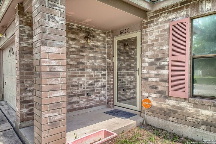 Property Photo: 6827 Misty Field TX 78109