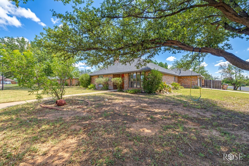 Property Photo: 602 Mayfair Lane TX 76901
