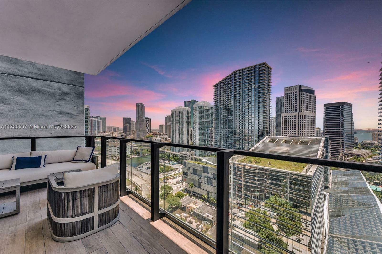Property Photo:  88 SW 7th St 2107  FL 33130 