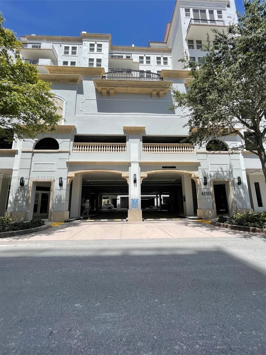 Property Photo:  4100 Salzedo St 910  FL 33146 