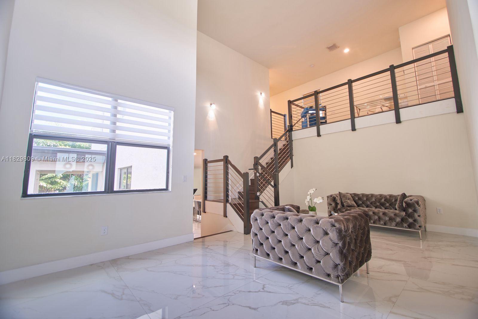 Property Photo: 10218 NW 76th Ter FL 33178