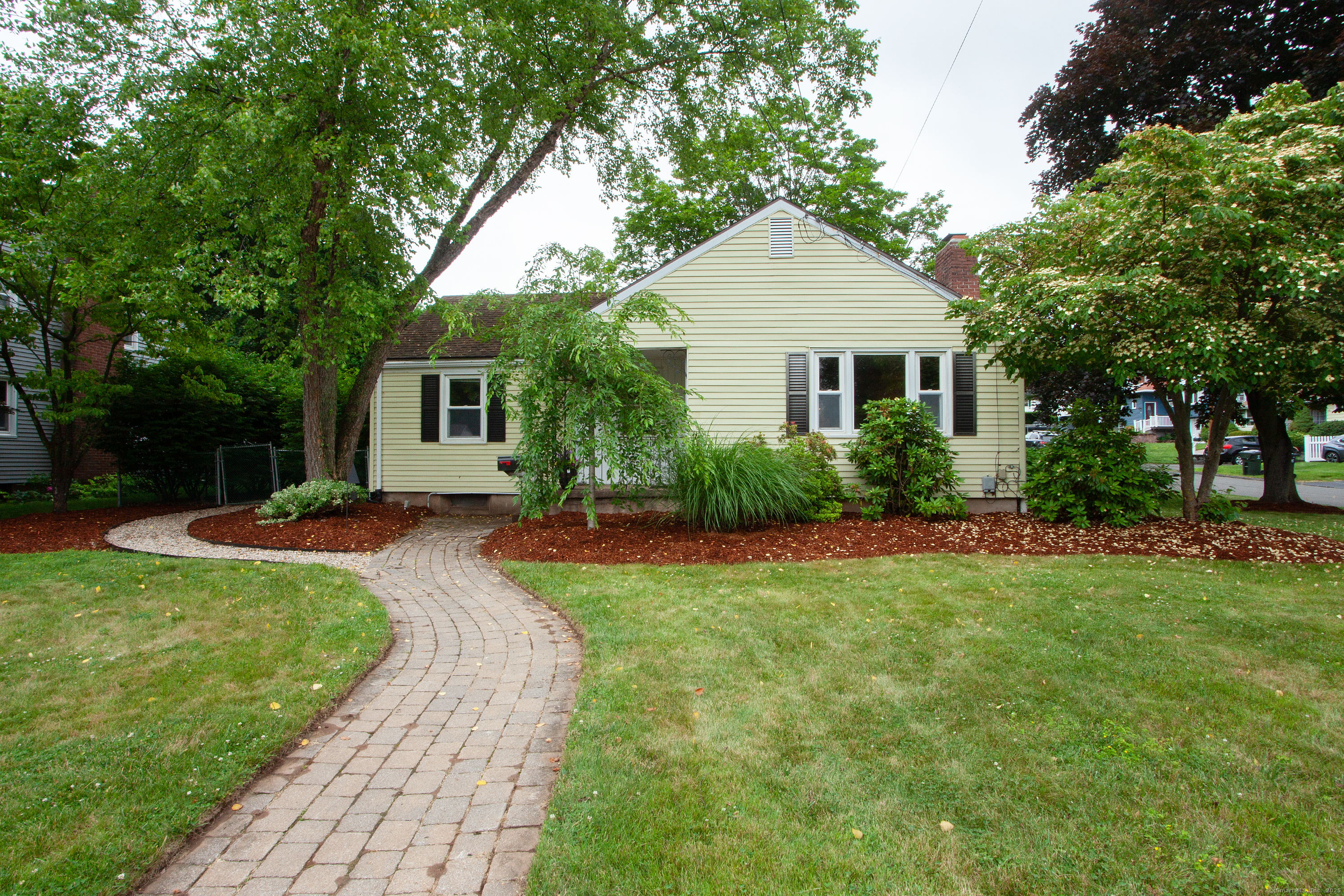 Property Photo: 33 Federal Street CT 06110