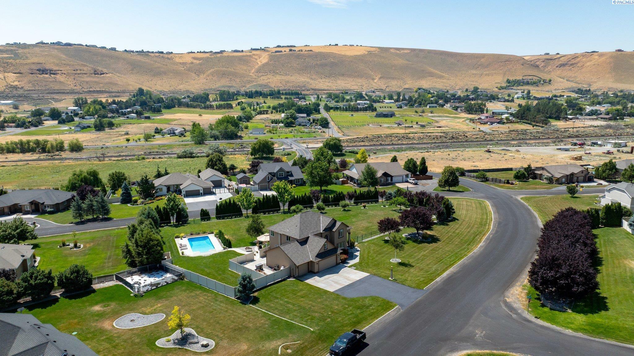 Property Photo: 22803 Cottonwood Springs Blvd WA 99338