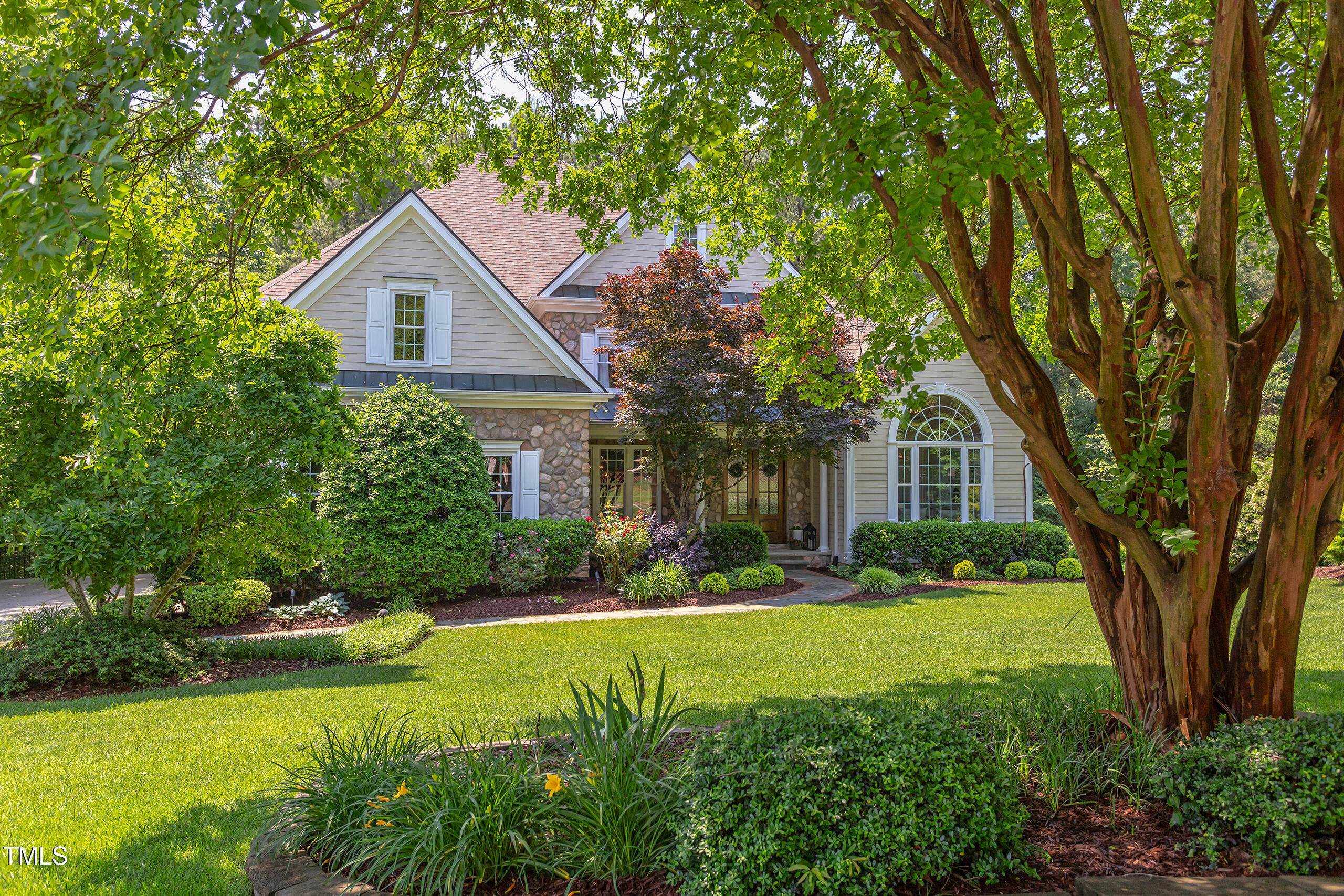 Property Photo: 102 Bosswood Court NC 27518