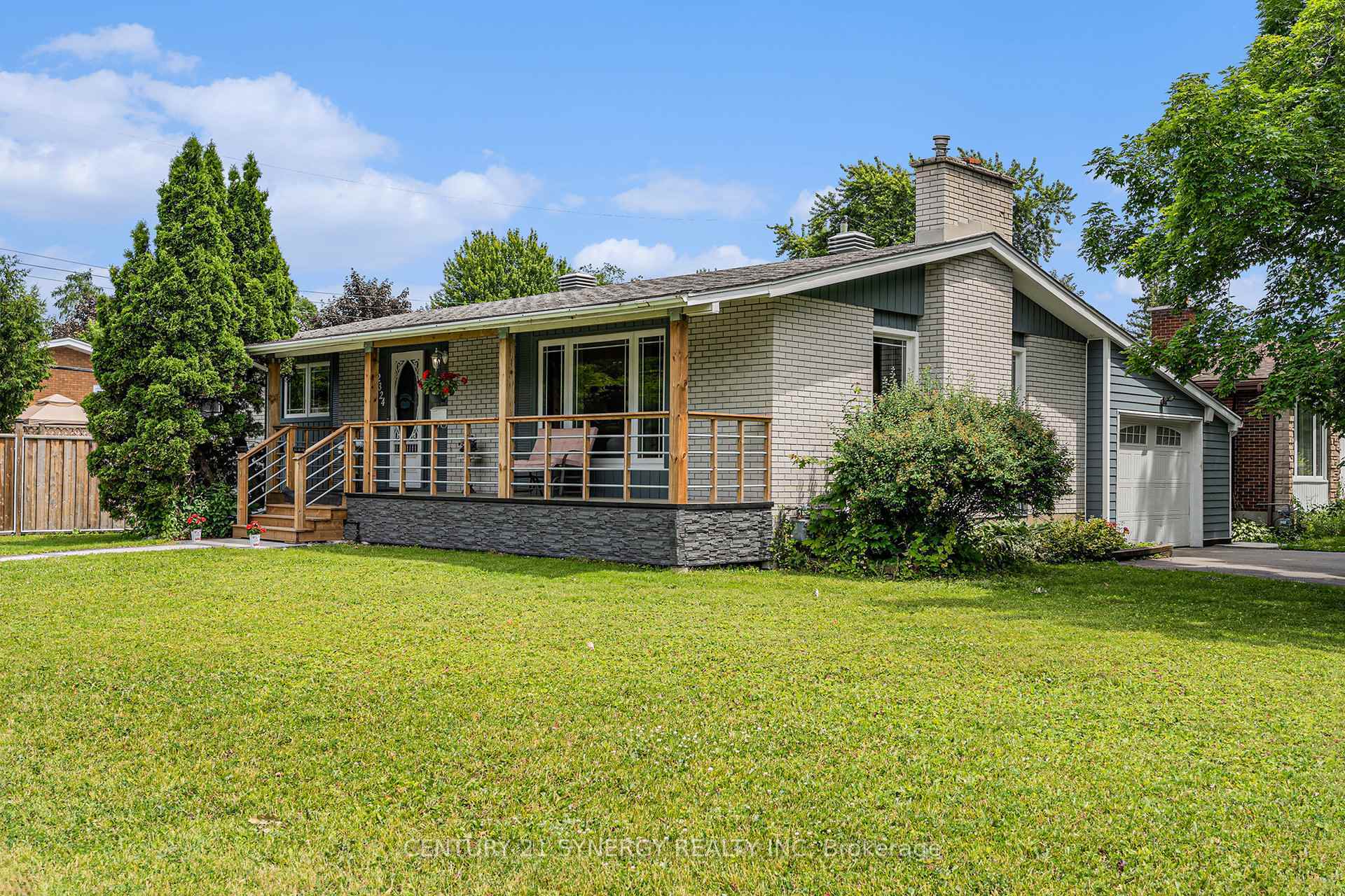 Photo de la propriété: 2324 Susan Street ON K1G 1K3
