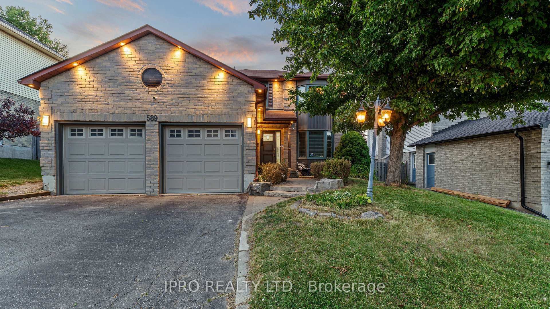 Property Photo: 589 Prestwick Drive ON L1J 7P5