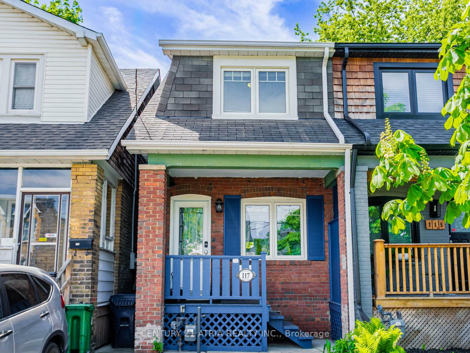 Property Photo: 117 Aldwych Avenue ON M4J 1X7