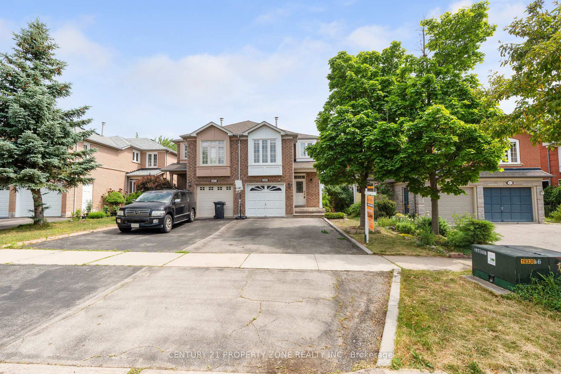 Property Photo: 5469 Palmerstone Crescent ON L5M 5Z8