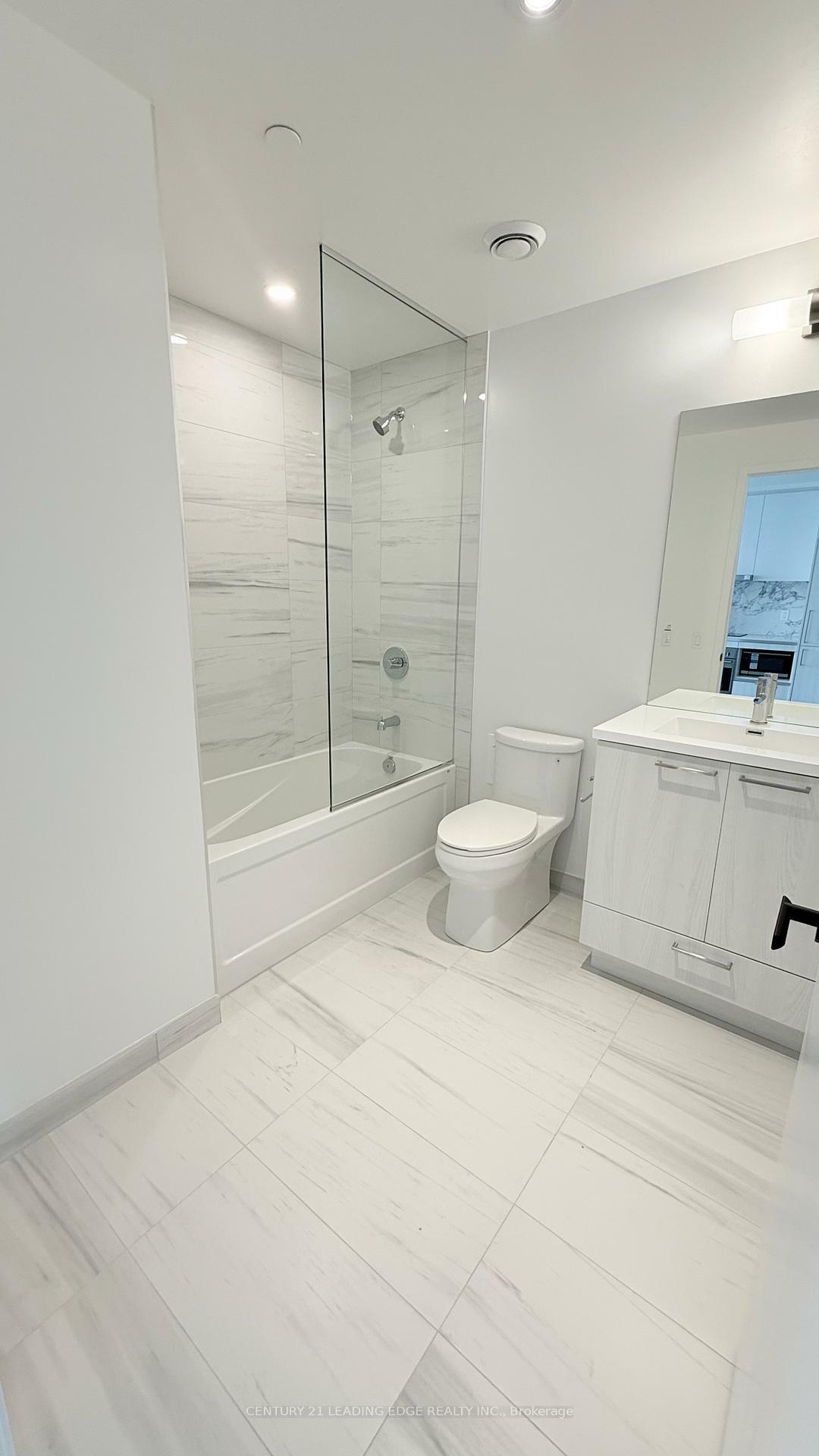 Property Photo: 195 Commerce Street 3907 ON L4K 0P9