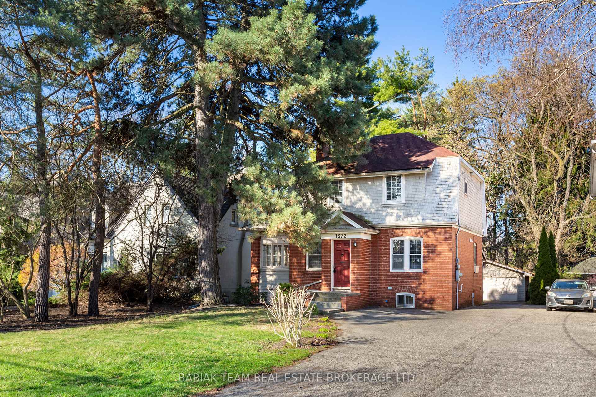 Property Photo: 1372 Islington Avenue ON M9A 3K6