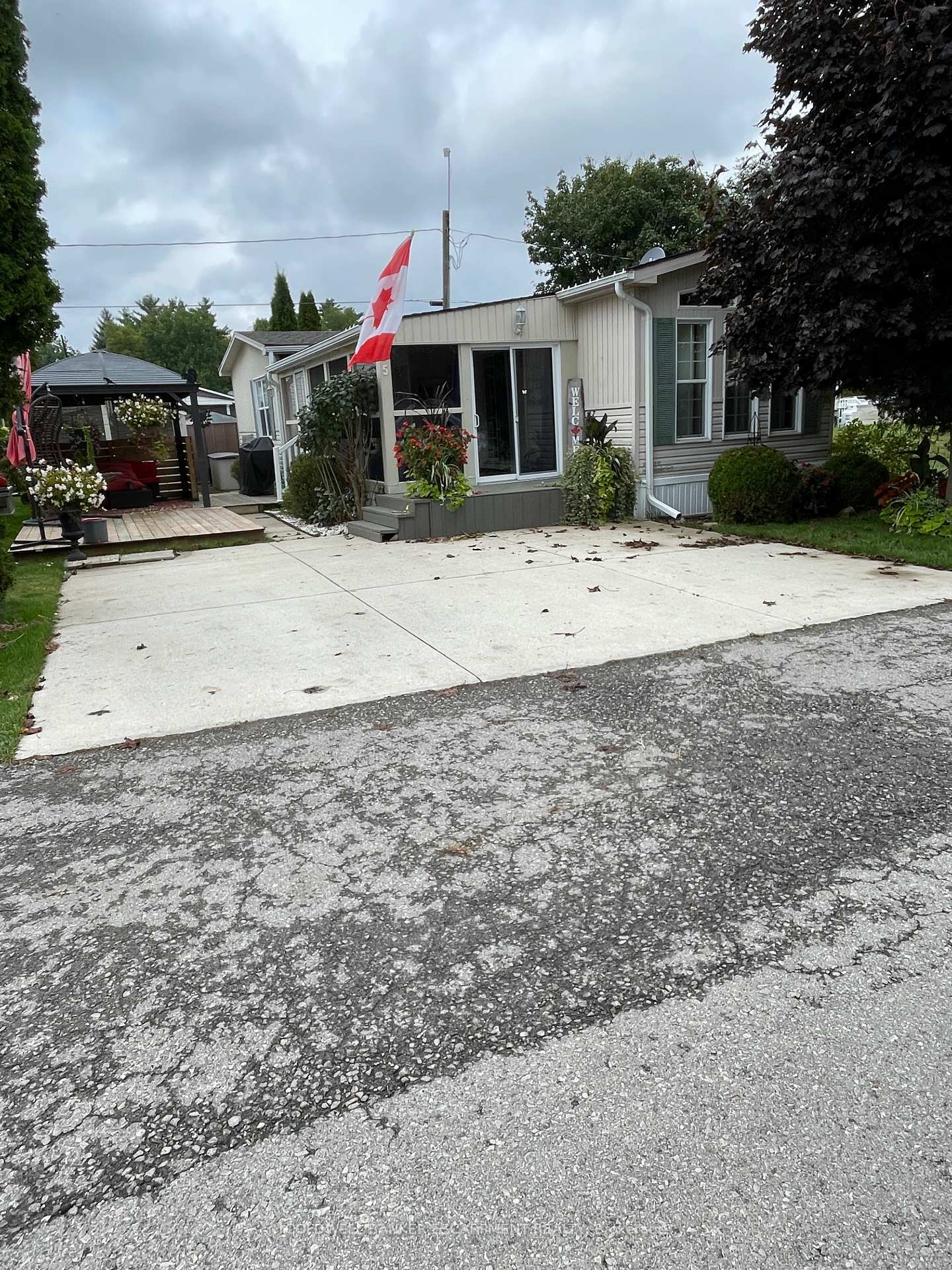 4449 Milburough Line 5 Spruce  Burlington ON L7P 0P5 photo
