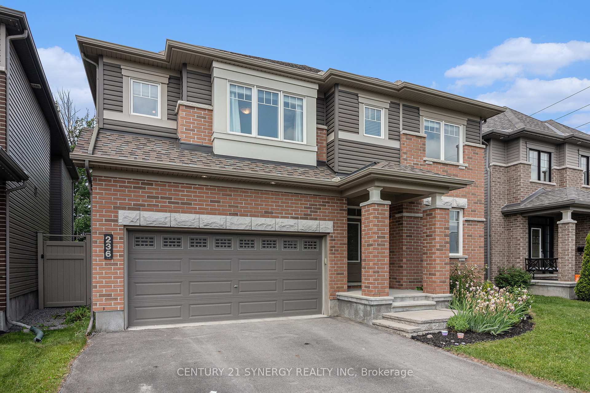 Property Photo: 236 Enclave Walk ON K1W 0J4