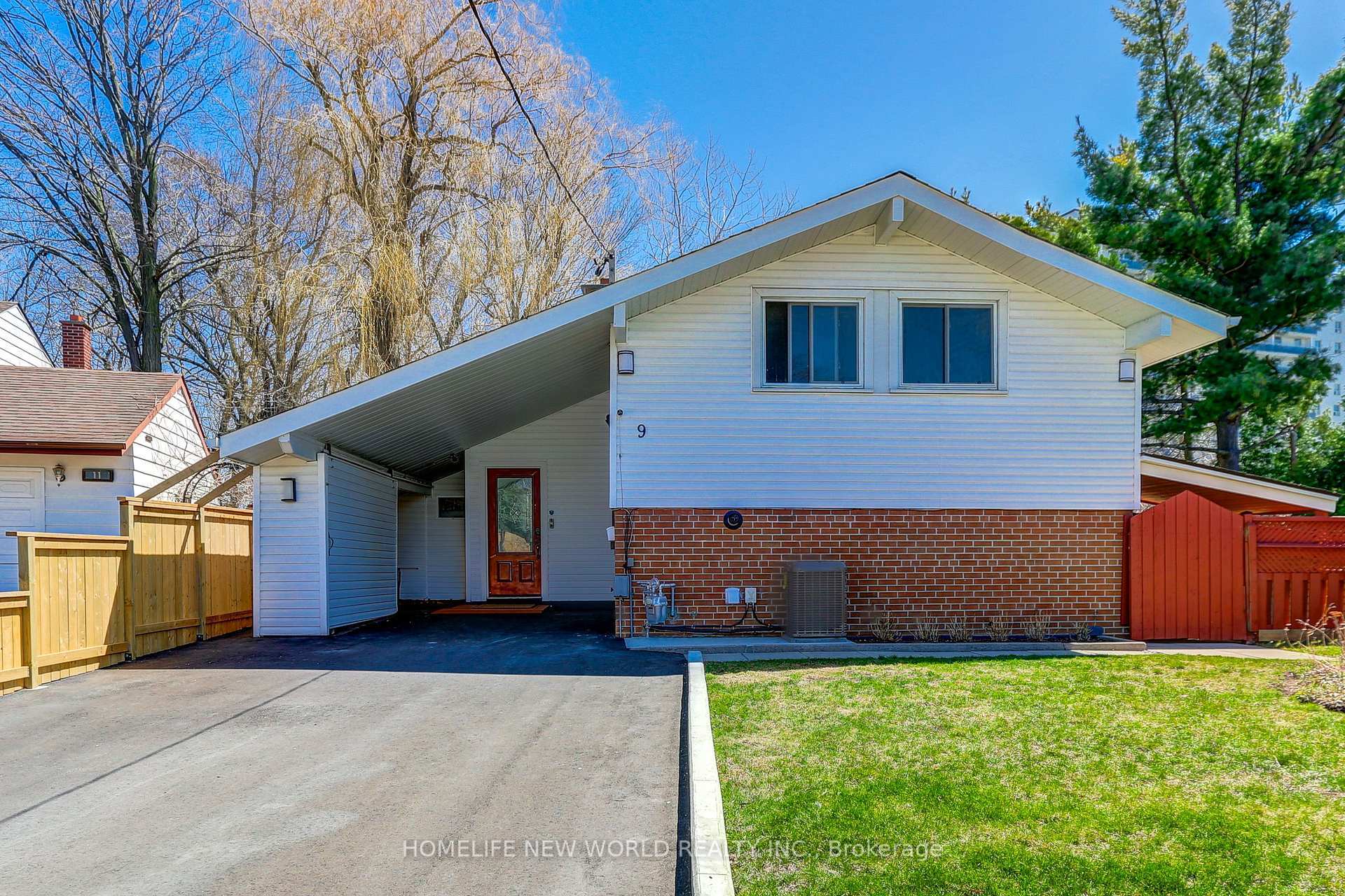 Property Photo: 9 Ladysbridge Drive ON M1G 3H5