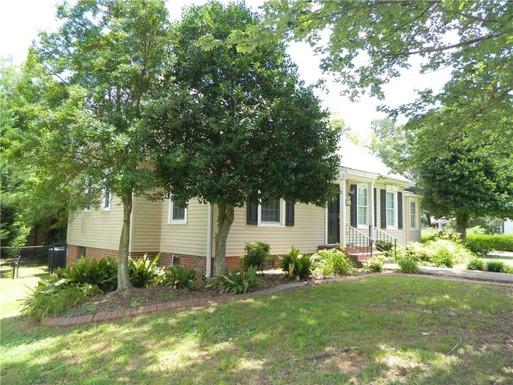 Property Photo:  220 Moultrie Square  SC 29621 